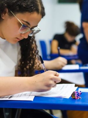 A Defensoria Pública do Estado do Amazonas (DPE-AM) abre inscrição para seleção de residentes jurídicos e formação de cadastro reserva de vaga para estágio em graduação no município de Pauini. As inscrições das seletivas iniciam na quarta-feira (22) e encerram na sexta-feira (24).